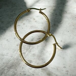 Classic Gold Hoop Earrings - Timeless Women's Jewelry